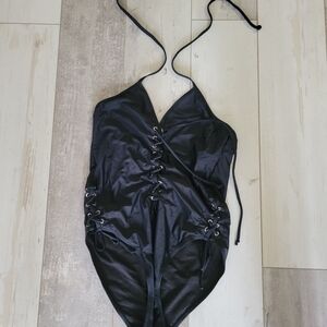 New never worn Boohoo one piece bathing suit black Size 10